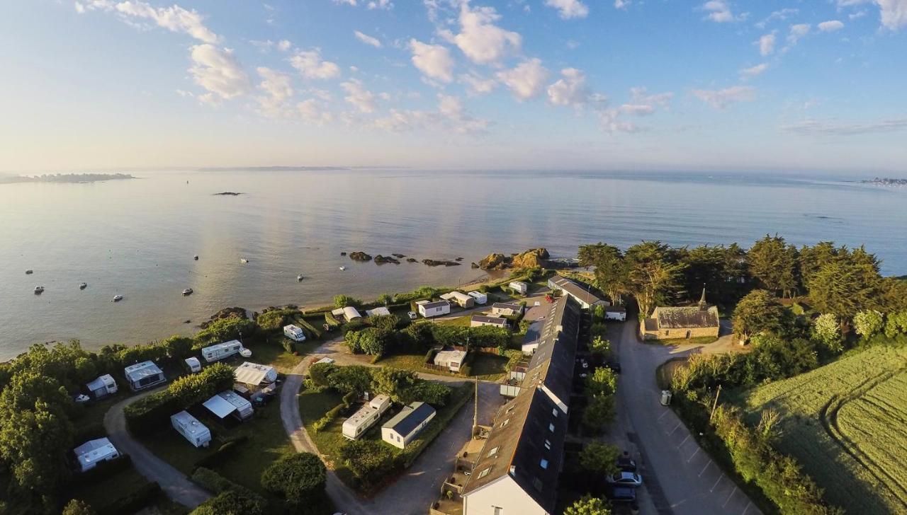 Village De Cromenach Ambon Екстер'єр фото